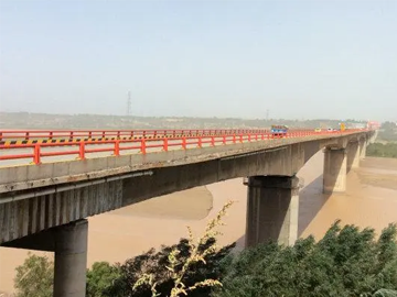 Bridge Structural Cracks - Carbon Fiber Structural Reinforcement